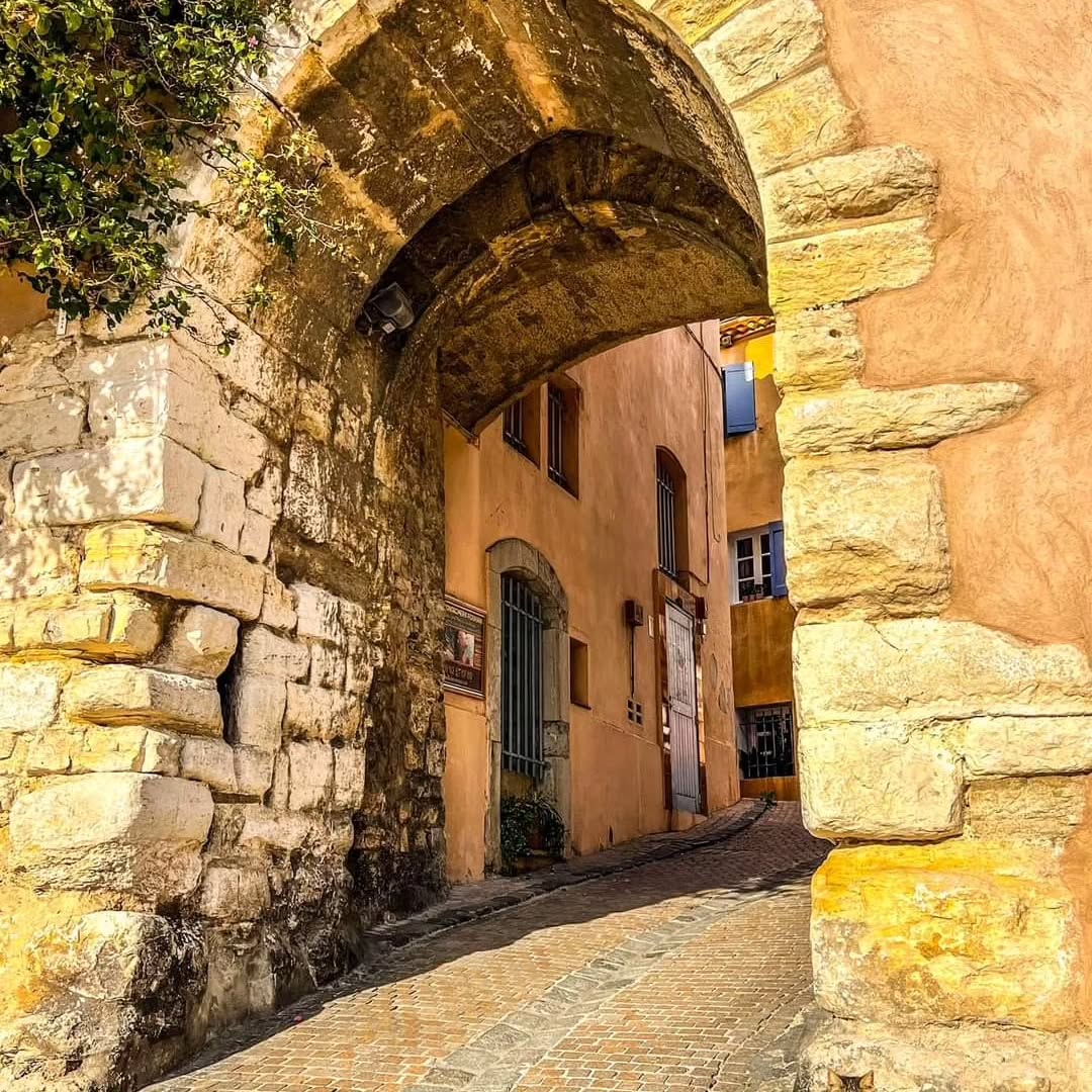 Le Castellet medieval charm